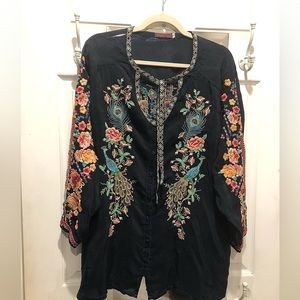 Johnny Was embroidered peacock sable blouse. Excellent,beautiful large petite